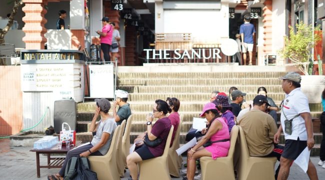 Peserta pemeriksaan kesehatan gratis di The Sanur, Bali