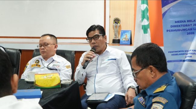 Kepala Cabang PELNI Jatim saat paparan