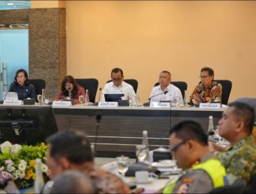 Menhub, Menko PMK, dan pejabat lainnya