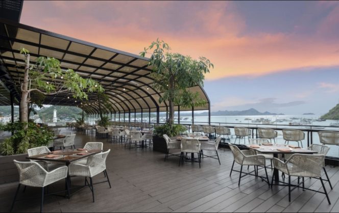 
 Suasana senja di hotel Meurorah Komodo