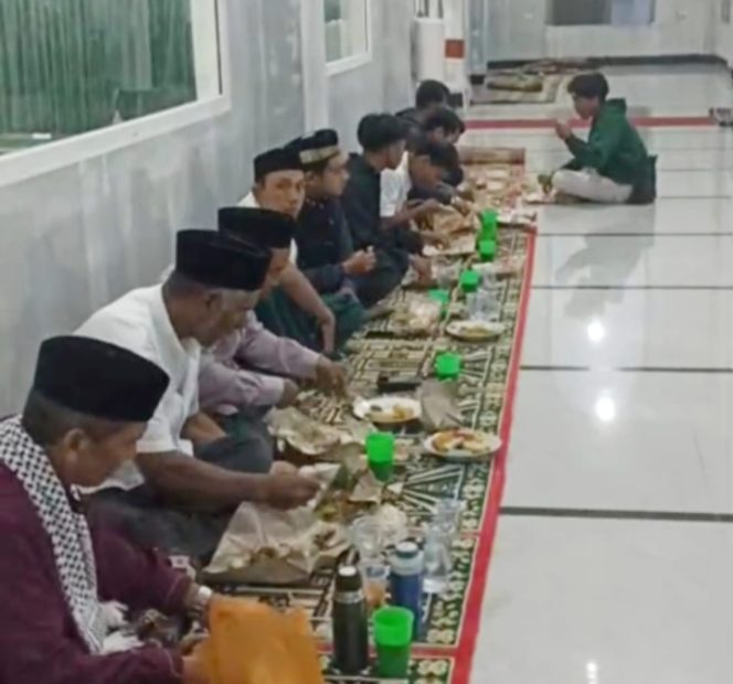 
 Dapur Ramadhan Sahabat Safar Hidupkan Masjid dengan 100 Nasi Per Hari