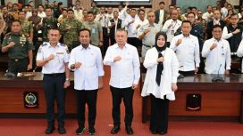 Menhub bersama Gubernur Sulsel dan lainnya (BKIP Kemenhub)