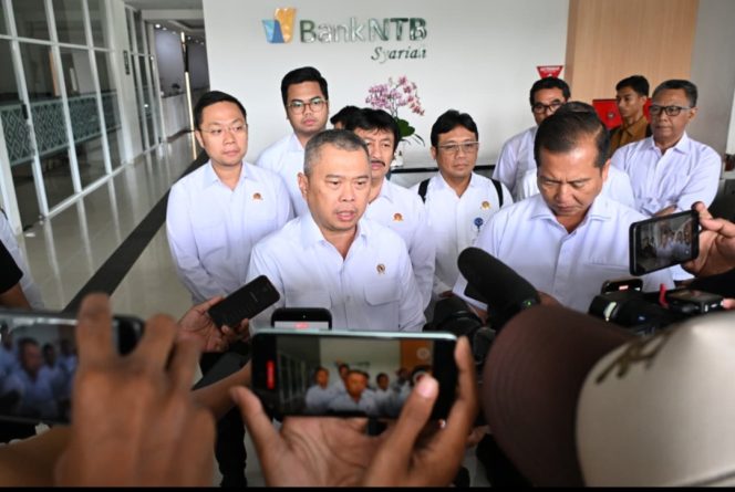 
 Menhub Dudy dan Gubernur NTB Bahas Antisipasi Lonjakan Pemudik dan Wisatawan Libur Angleb