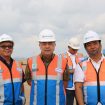 Kunjungan Kerja Perdana Direktur Utama Pelindo ke Terminal Kijing, (dari kiri ke kanan) Manager Kepatuhan Bisnis Pelindo Regional 2 Pontianak- Mustafa, Direktur Utama Pelindo- Achmad Muchtasyar, dan Direktur Utama PTP Nonpetikemas - Indra Hidayat Sani