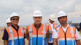 Kunjungan Kerja Perdana Direktur Utama Pelindo ke Terminal Kijing, (dari kiri ke kanan) Manager Kepatuhan Bisnis Pelindo Regional 2 Pontianak- Mustafa, Direktur Utama Pelindo- Achmad Muchtasyar, dan Direktur Utama PTP Nonpetikemas - Indra Hidayat Sani