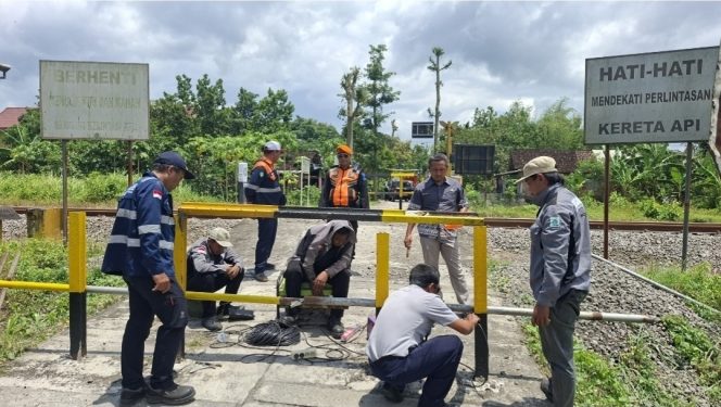 
 KAI Daop 7 Madiun Tutup Perlintasan Sebidang di Blitar Demi Tingkatkan Keselamatan