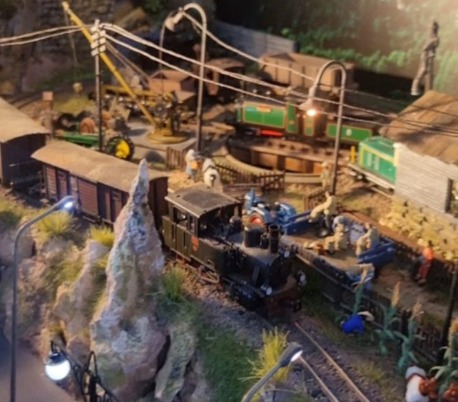 
 Banyak Miniatur Kereta Api Keren Warnai Pameran Diorama di Stasiun BNI City