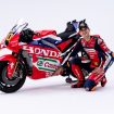 Pembalap Honda Racing Corporation (HRC) Factory Team bersama motor balap Honda yang akan digunakan pada ajang MotoGP 2026, seiring berlanjutnya dukungan FIFGROUP melalui FIFASTRA terhadap tim HRC pada musim balap tahun ini.