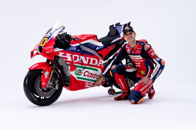
 Pembalap Honda Racing Corporation (HRC) Factory Team bersama motor balap Honda yang akan digunakan pada ajang MotoGP 2026, seiring berlanjutnya dukungan FIFGROUP melalui FIFASTRA terhadap tim HRC pada musim balap tahun ini.