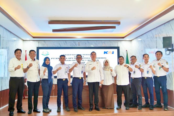 
 KAI Daop 7 Madiun dan Kejari Blitar Teken MoU Penanganan Hukum Perdata dan TUN