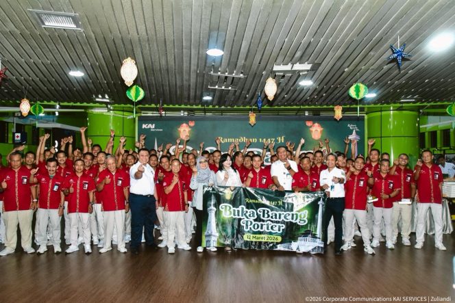 
 KAI Services Gelar Buka Bersama Porter Serentak di 15 Stasiun
