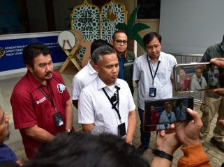 Yandri Trisaputra, Executive General Manager Pelindo Regional 2 Tanjung Priok bersama awak media 