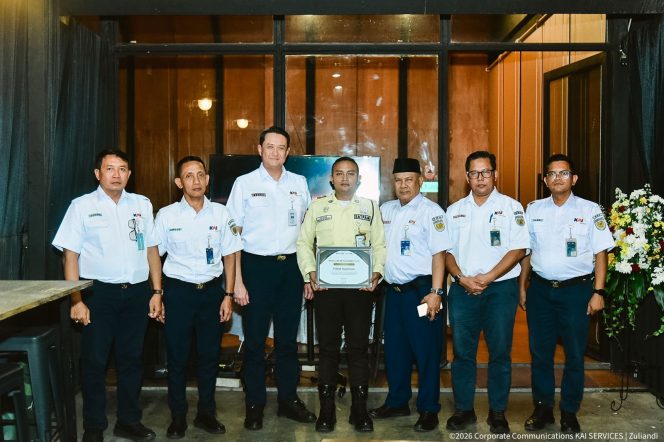 
 KAI Services Apresiasi Aksi Heroik Petugas Security yang Selamatkan Anak di Stasiun Cibatu