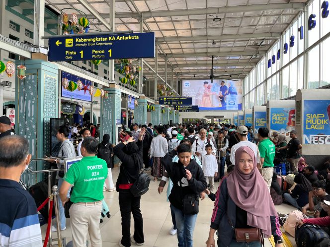 
 H-6 Hari Raya Idul FItri, Stasiun Pasar Senen Jadi Titik Terpadat Mudik Kereta Api di Wilayah Daop 1 Jakarta