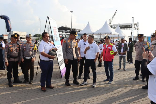 
 Kapolres Priok Pimpin Pelayanan dan Pengamanan Pelepasan Mudik Gratis Pelindo Group 2026