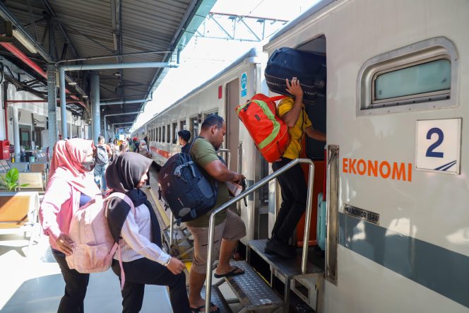 
 Pergerakan Penumpang Kereta di Daop 1 Jakarta Tembus 56 Ribu Orang pada 17 Maret 2026