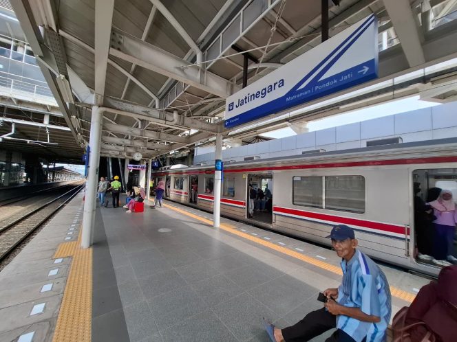 
 Stasiun Jatinegara Kian Strategis, Integrasikan KA Jarak Jauh dan Commuter Line saat Lebaran 2026