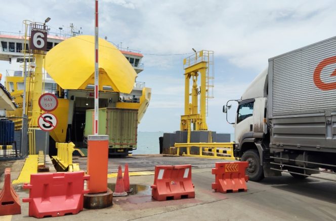 
 Layanan ASDP di Pelabuhan