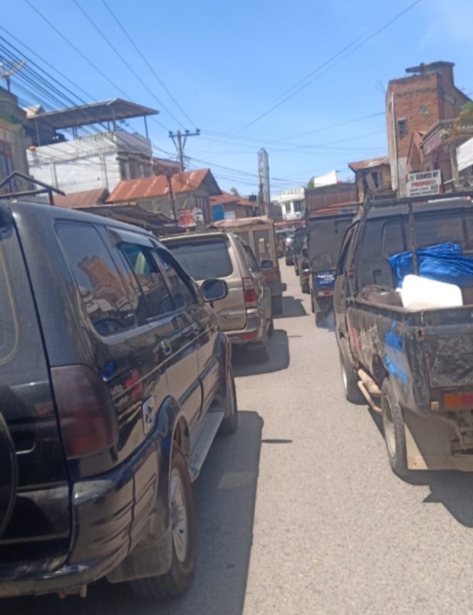 
 Takengon Kembali Krisis BBM, Antrean Kendaraan Mengular Hingga 3 Kilometer