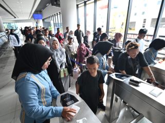 Layanan penumpang di Pelabuhan Penyeberangan
