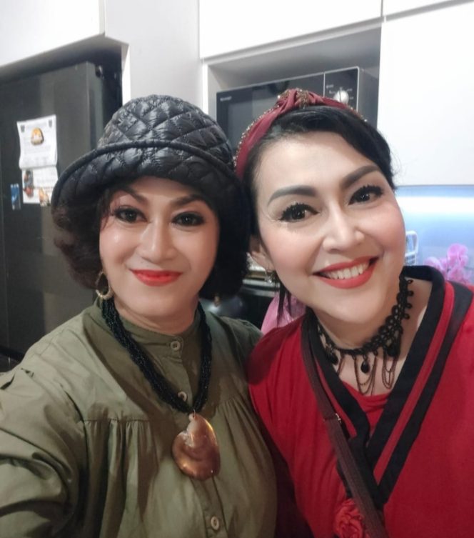 
 Ratna Listy Lelang Busana Panggung untuk Baksos HUT ke-12 FORWAN, Targetkan Bantu 1.200 Anak Yatim