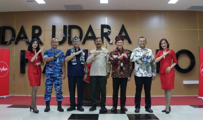 
 Peresmian penerbangan Surabaya-Makassar