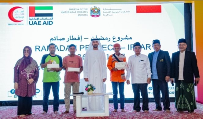 
 UEA Salurkan Bantuan Rp 1,59 Miliar untuk Buka Puasa Jamaah Masjid Istiqlal