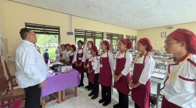 Ujian Praktik SMK di Labuan Bajo