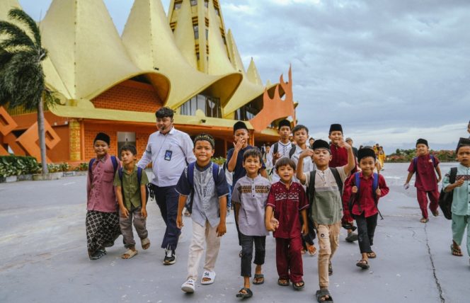 
 Anak-anak masa depan bangsa di area BHC