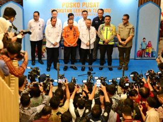 Konferensi Pers usai Pembukaan Posko Angkutan Lebaran Terpadu
