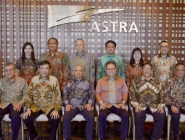 Foto jajaran Direksi, Komisaris, dan pemegang saham PT Federal International Finance seusai Rapat Umum Pemegang Saham (RUPS) Tahunan Tahun 2026 yang diselenggarakan pada Kamis, 12 Maret 2026 di Menara Astra, Jakarta.