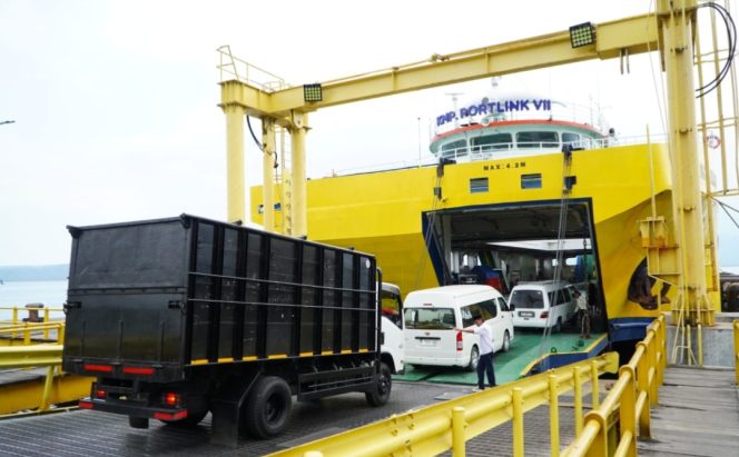 
 Layanan kapal KMP Portlink VII di Gilimanuk