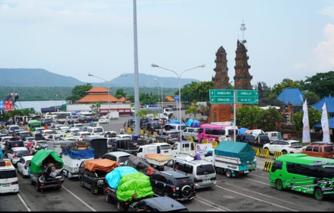 
 Suasana di Pelabuhan Gilimanuk
