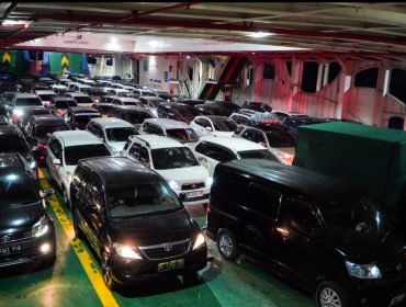 Peningkatan jumlah arus kendaraan di Pelabuhan Ketapang