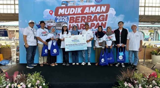 AirNav Indonesia Mudik Gratis dan Berbagi Harapan pada masyarakat luas di Stasiun Senen