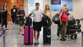 Penumpang di Bandara Ngurah Ria, Bali