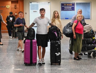 Penumpang di Bandara Ngurah Ria, Bali
