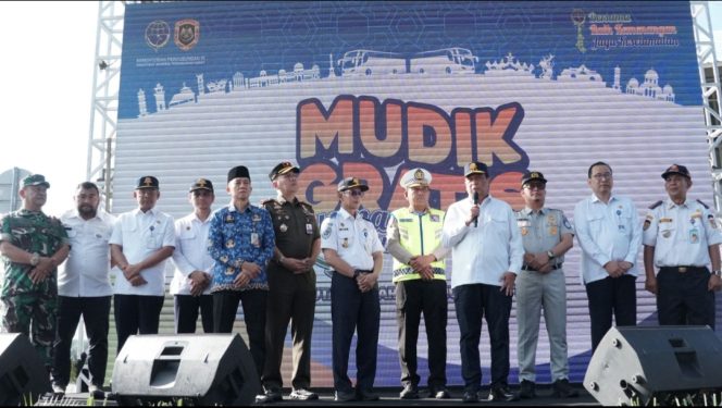 
 Pelepasan mudik gratis Kemenhub dengan bus