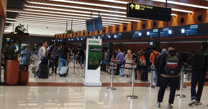 
 Penumpang di Bandara Soekarno-Hatta