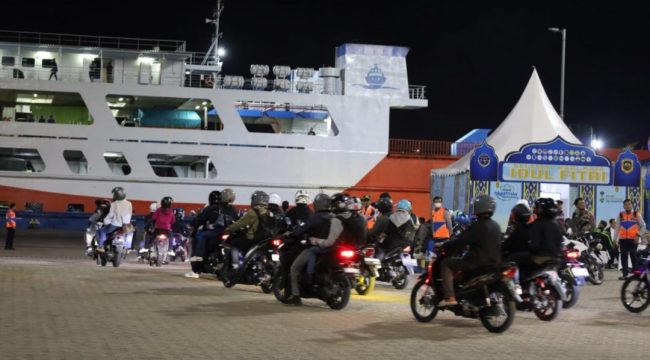 Suasana di Pelabuhan Ciwandan