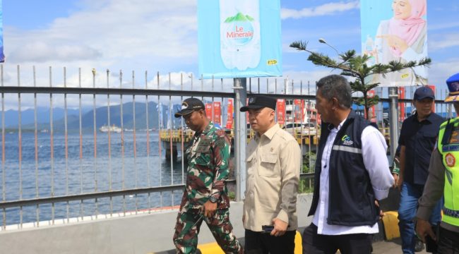 Menhub Dudy saat meninjau Pelabuhan Gilimanuk, Bali