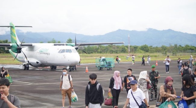 Penumpang rute Jakarta-Pagar Alam