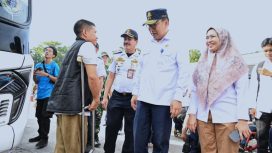 Sesjen Kemenhub dan Plt Sesdit Hubdat sapa peserta mudik gratis disabilitas di Terminal Kampung Rambutan