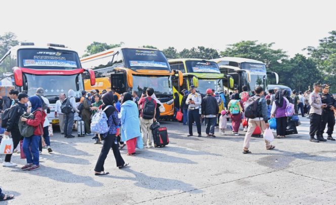 
 Hingga H-4 Lebaran, 6 Juta Orang Telah Mudik dengan Angkutan Umum