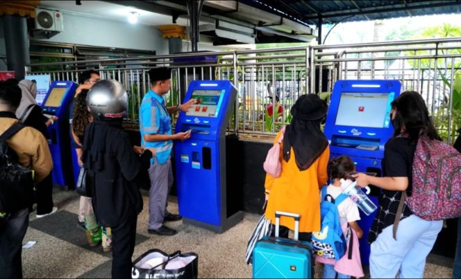 
 Penumpang angkutan penyeberangan