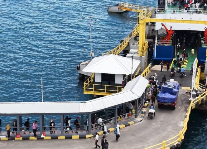 
 Pelabuhan penyeberangan di Indonesia Timur