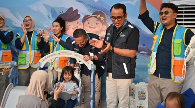 Dirut ASDP sapa penumpang di pelabuhan, area Ramah Anak