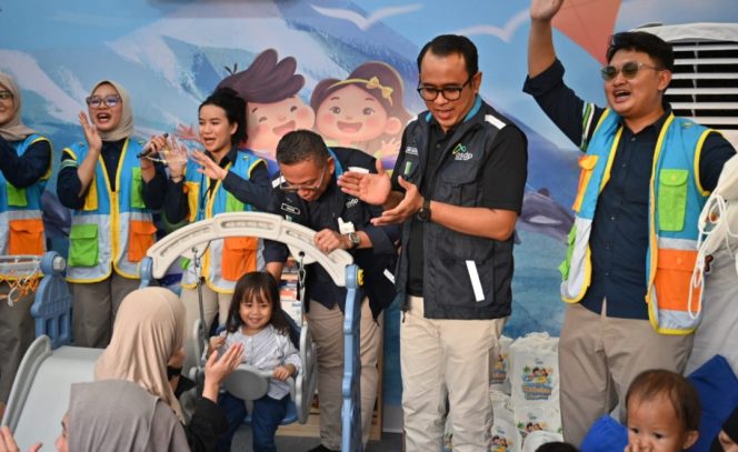 
 Dirut ASDP sapa penumpang di pelabuhan, area Ramah Anak