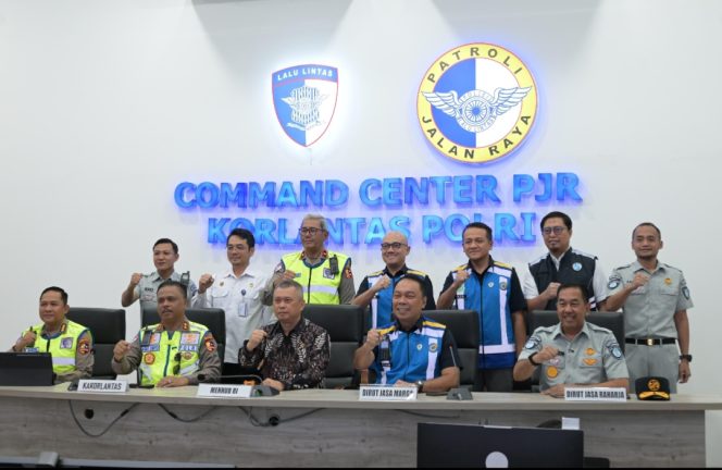 
 Urai Kepadatan di Jalur Tol Trans Jawa, One Way dari KM 132 hingga KM 70 Diberlakukan