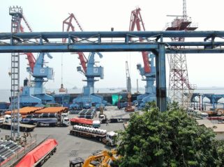 Aktivitas di Pelabuhan Tanjung Priok